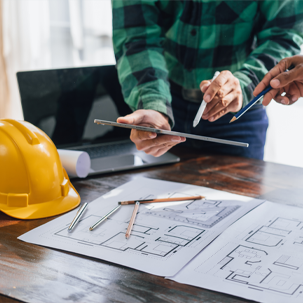 Architecte en pleine réunion avec une équipe à Ranchot